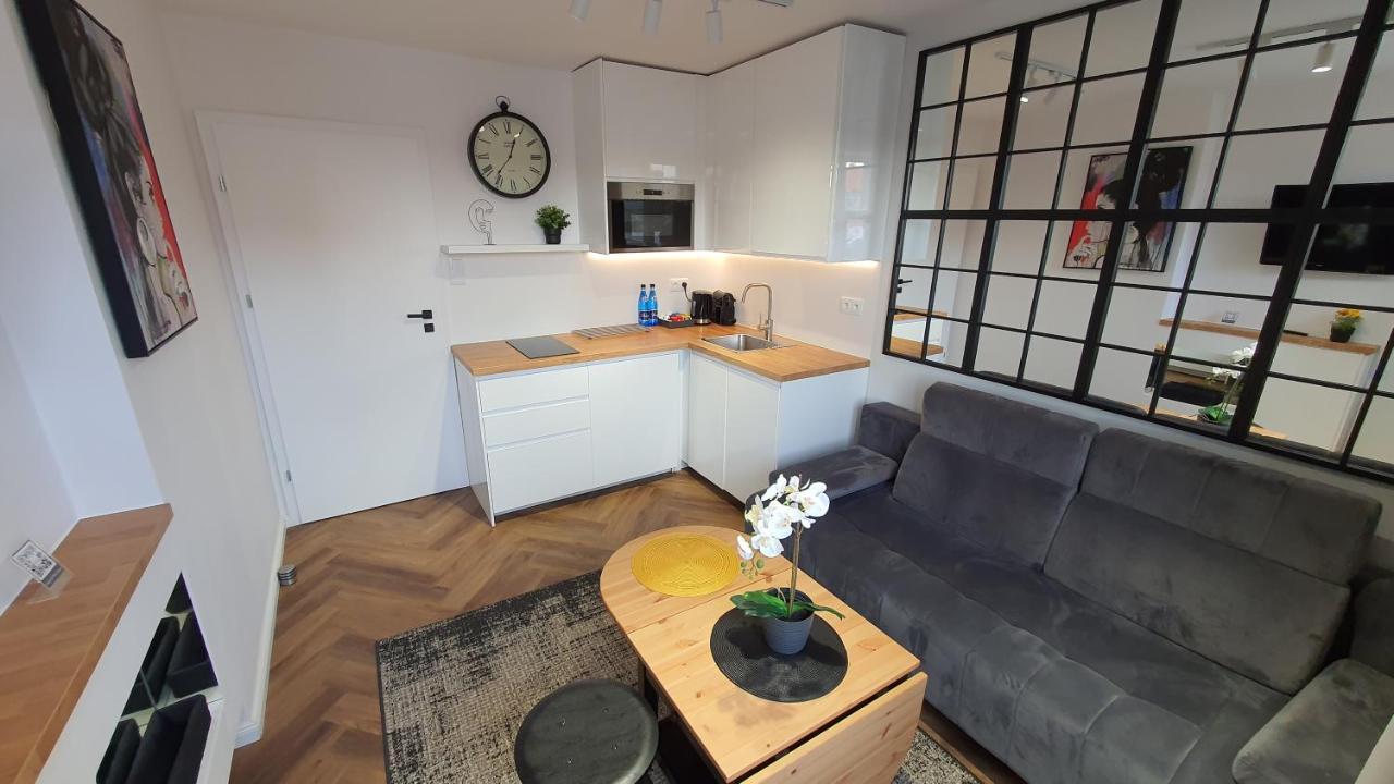 Magical River View By Downtown Apartment