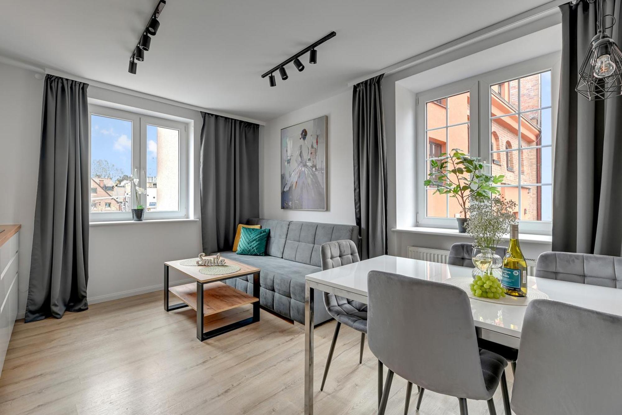 Magical River View By Downtown Apartment